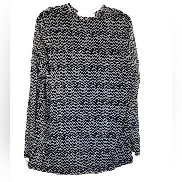 NWT- I.N.C. Apres Glam mini arrow blouse. Size 2X - Picture 4 of 9